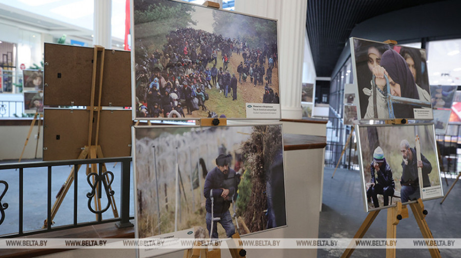 BelTA's photo exhibition about migrant crisis on Belarus-Poland border on display in Grodno