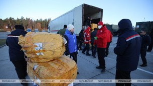 Фуру теплых вещей доставили беженцам в ТЛЦ от езидских общин

